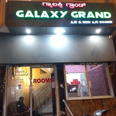 Galaxy Grand Hotel Mysore Bagian luar foto
