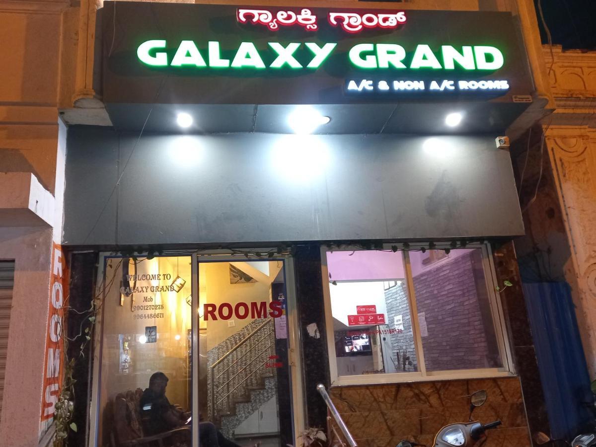 Galaxy Grand Hotel Mysore Bagian luar foto
